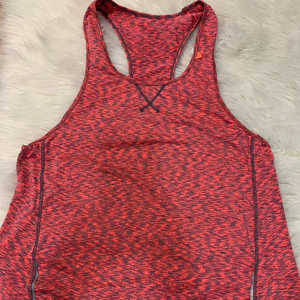 Athleta Razorback Active Wear‎ Top. Size S (738)